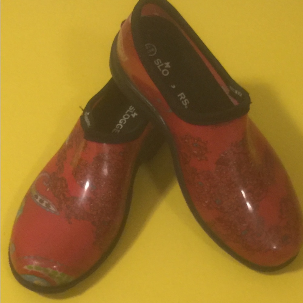 Sloggers size 10 red & black with paisley accents